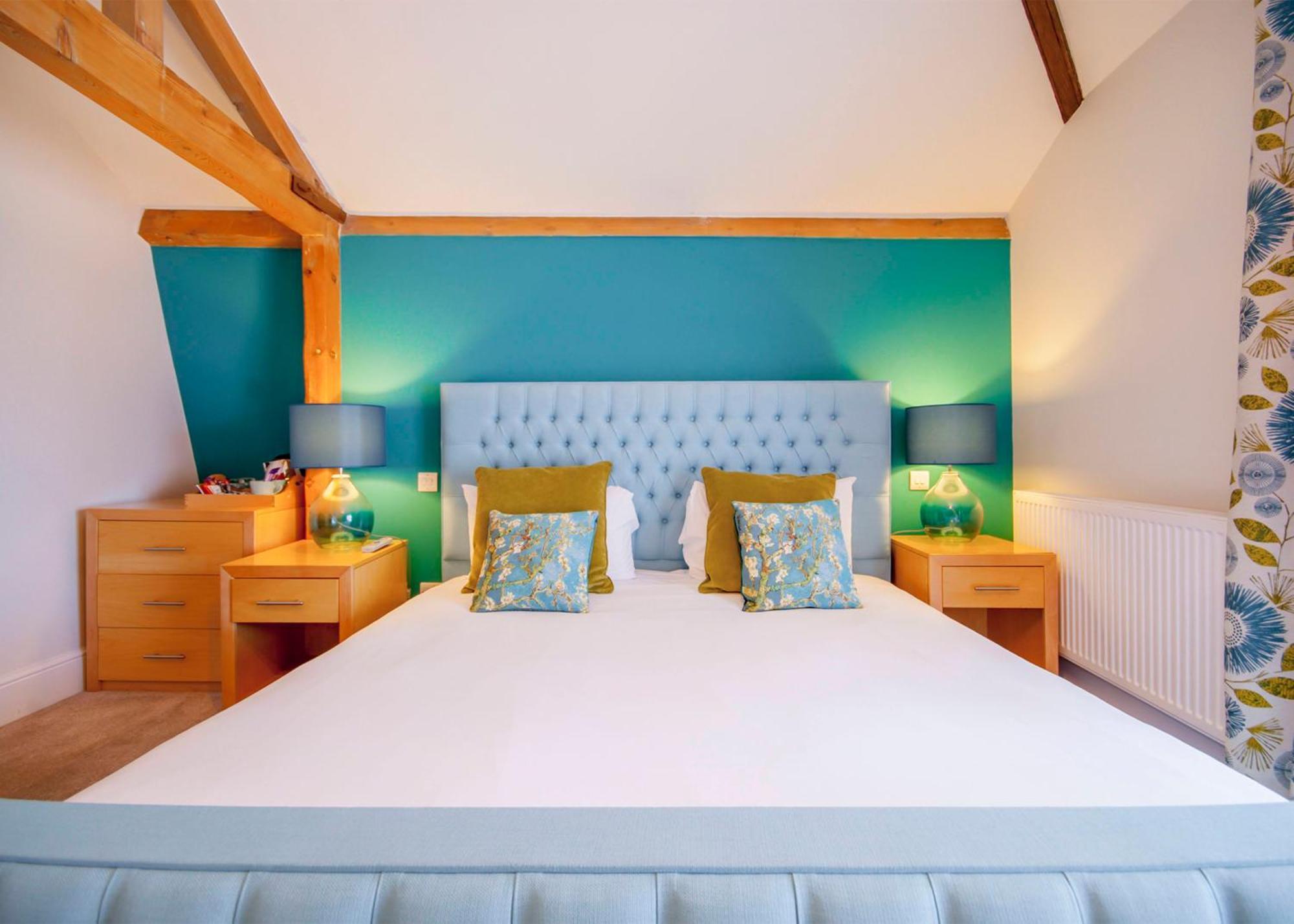The Highworth Hotel Суиндон Экстерьер фото