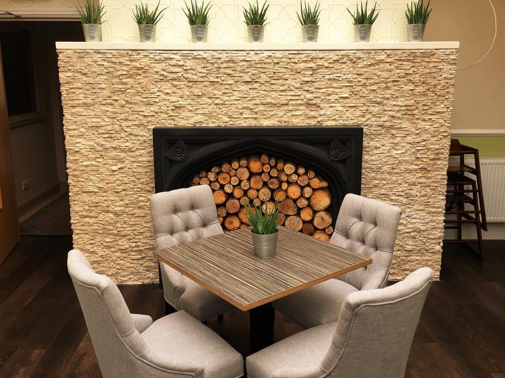 The Highworth Hotel Суиндон Экстерьер фото