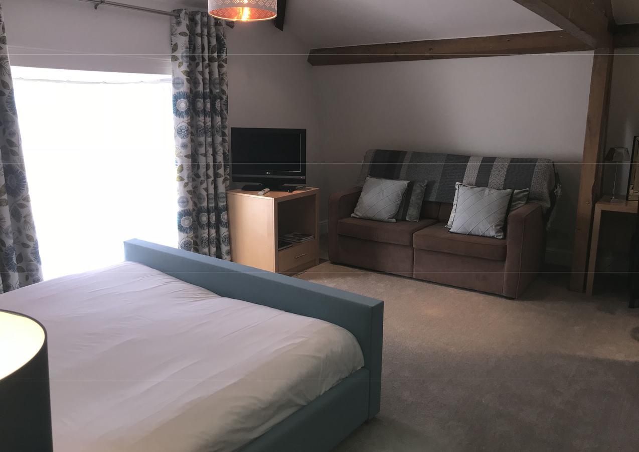 The Highworth Hotel Суиндон Экстерьер фото