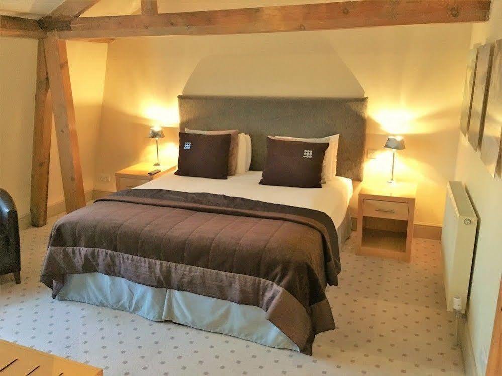 The Highworth Hotel Суиндон Экстерьер фото