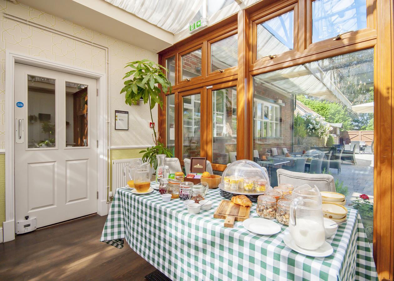 The Highworth Hotel Суиндон Экстерьер фото
