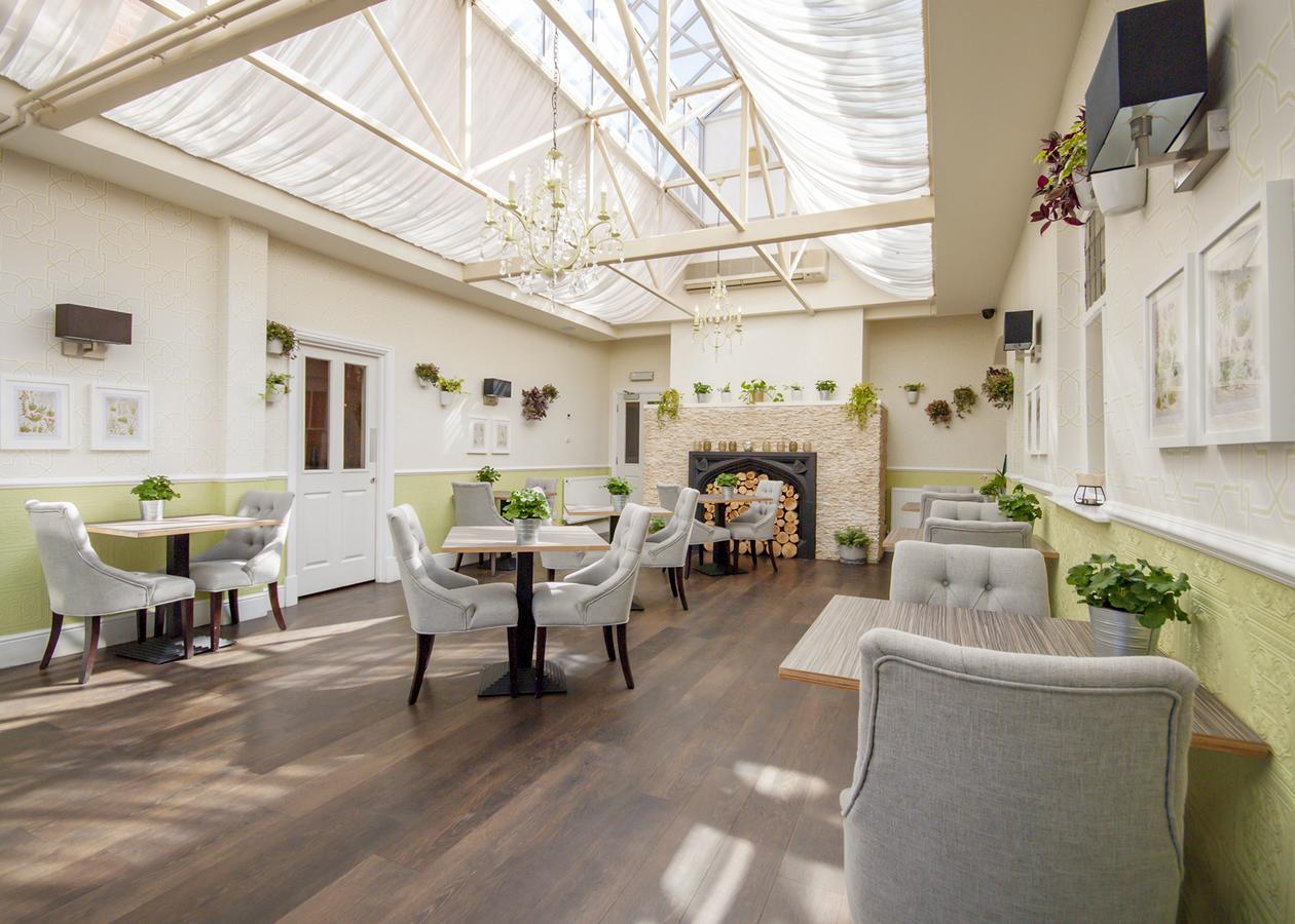 The Highworth Hotel Суиндон Экстерьер фото