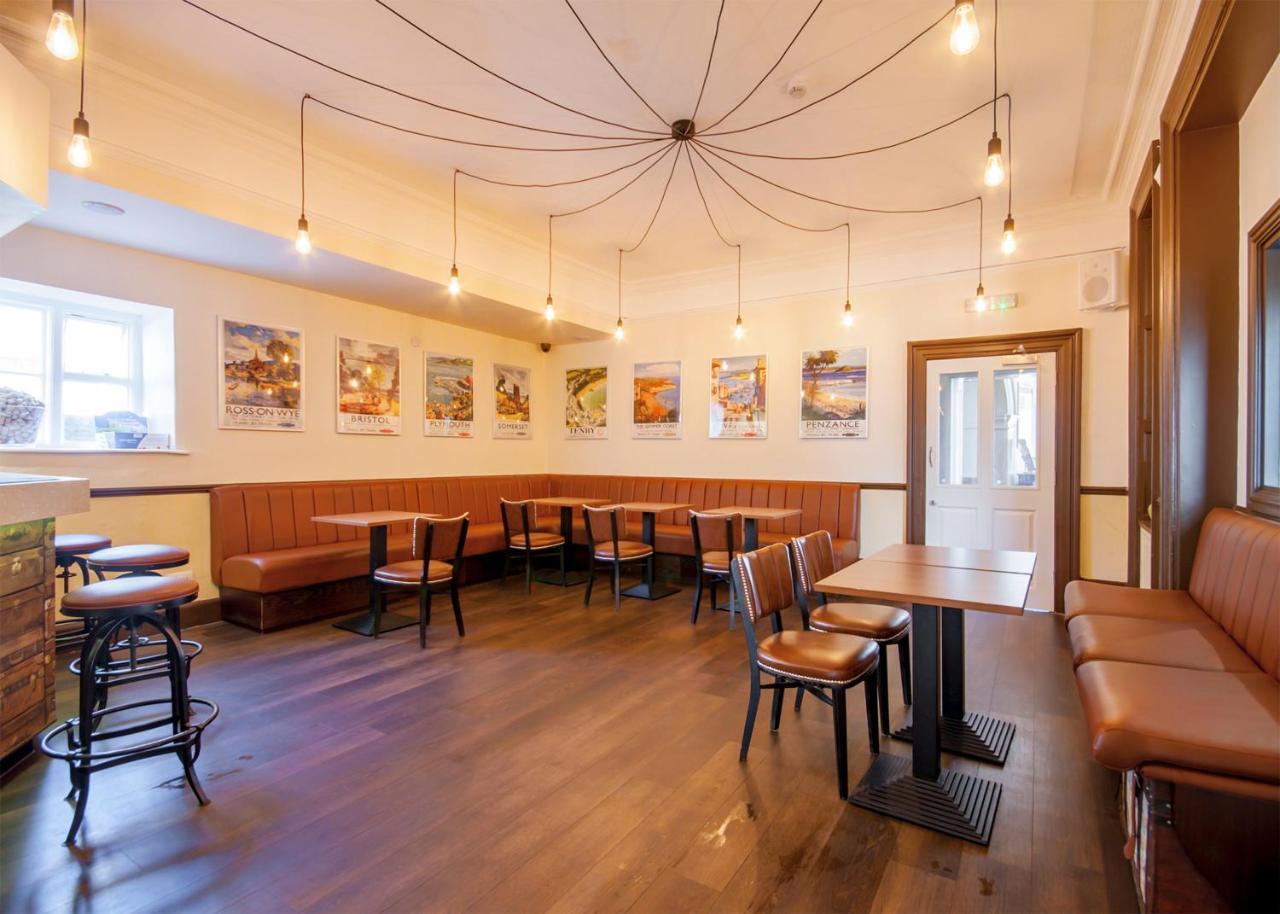 The Highworth Hotel Суиндон Экстерьер фото